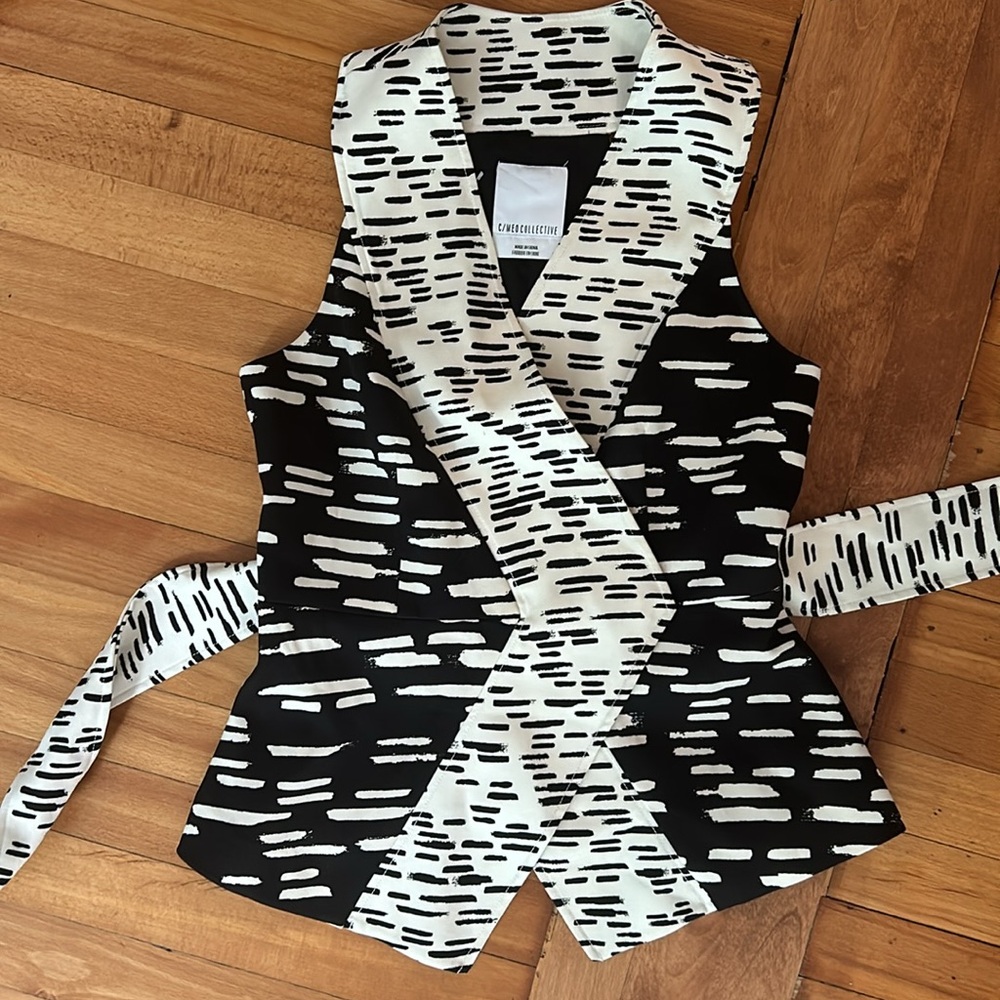 C/MEO Collective Black and White Graphic Wrap Vest